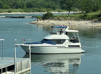 BOATZON | Carver 350 Aft Cabin Motor Yacht 1994