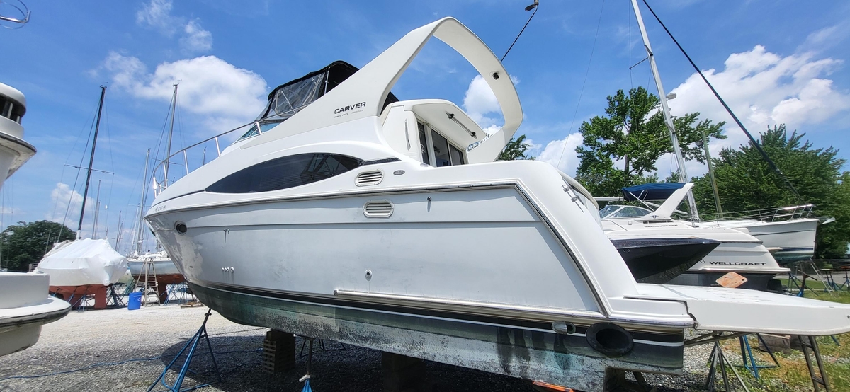 2000 Carver 350 Mariner - Sold Boat