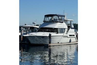 BOATZON | Carver 355 Aft Cabin Motor Yacht 1997