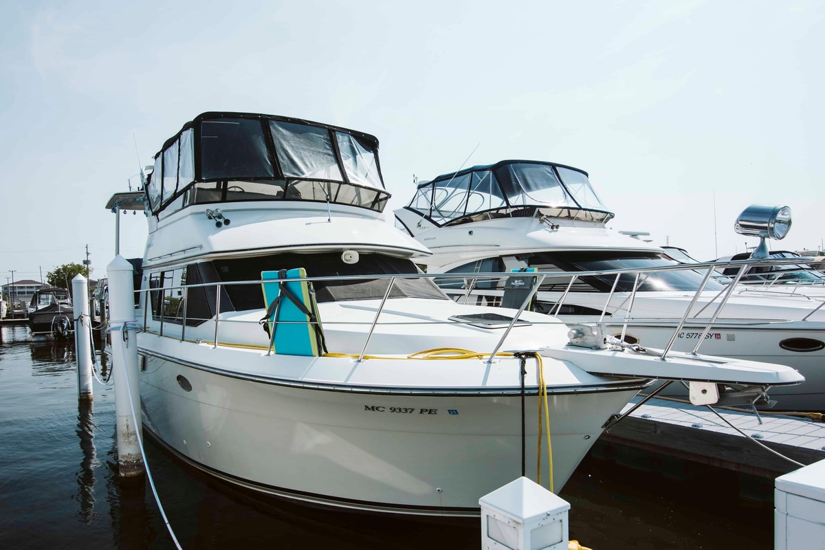 1991 Carver 36 Aft Cabin Motor Yacht - Sold Boat