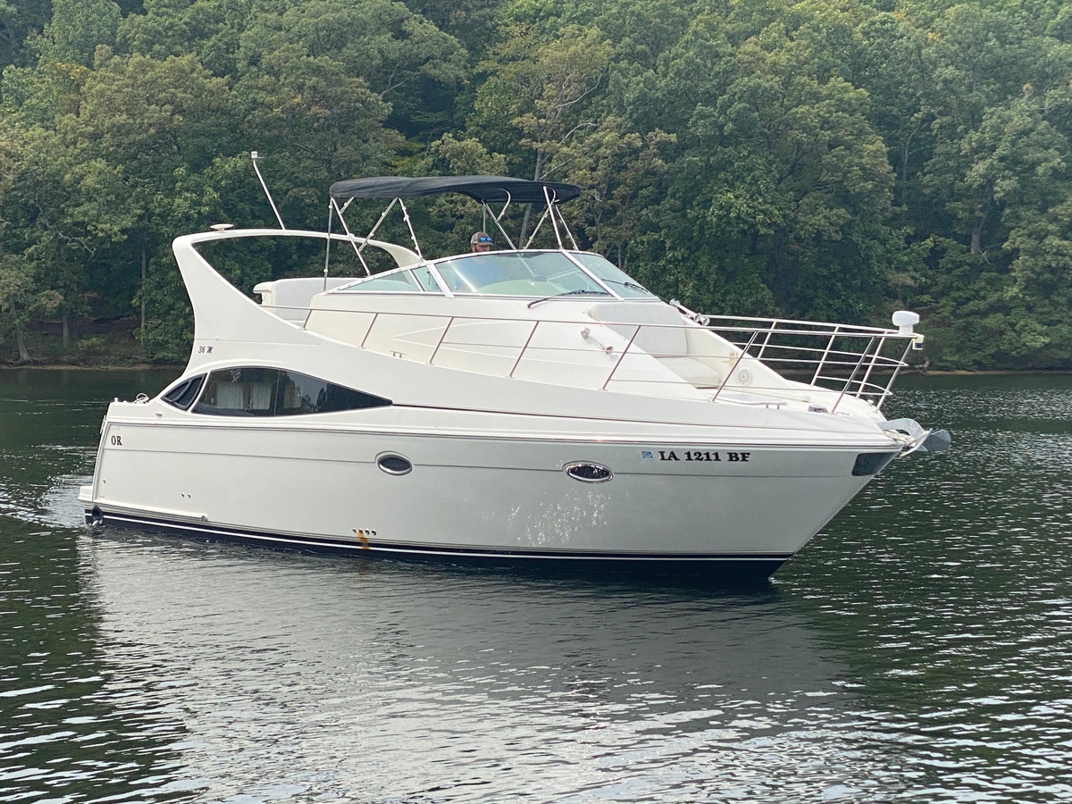 2006 Carver 36 Mariner - Sold Boat