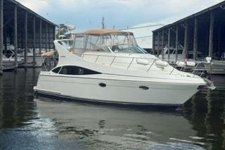 2004 Carver 360 Mariner - Sold Boat