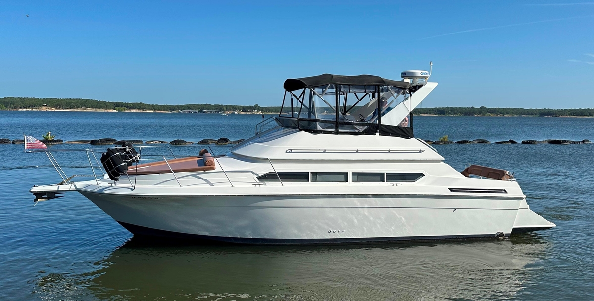 1996 Carver 38 Santego - Sold Boat
