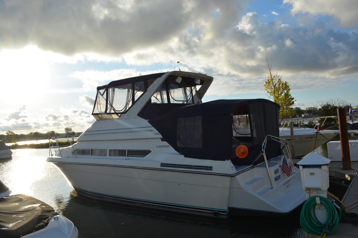 1995 Carver 380 Santego - Sold Boat