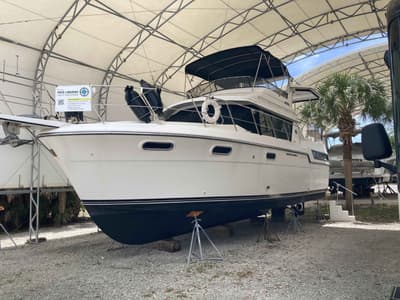 BOATZON | Carver 3807 1989