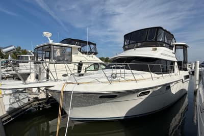 BOATZON | Carver 3807 Aft Cabin Motor Yacht 1989