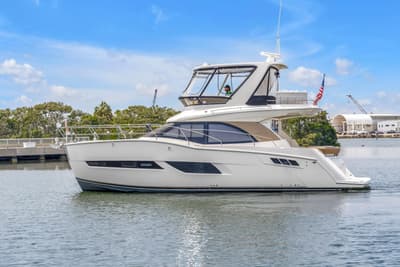 BOATZON | Carver 40 Command Bridge 2018