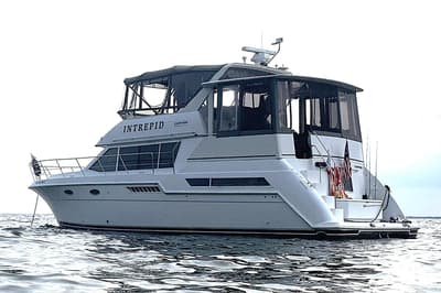 BOATZON | Carver 405 Aft Cabin Motor Yacht 1997