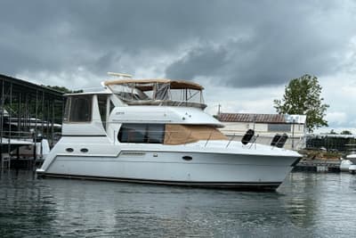BOATZON | Carver 406 Aft Cabin Motor Yacht 2000