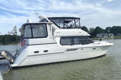BOATZON | Carver 406 Aft Cabin Motor Yacht 2000