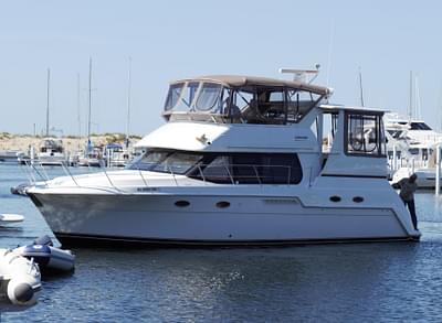 BOATZON | Carver 406 Aft Cabin Motor Yacht 2000