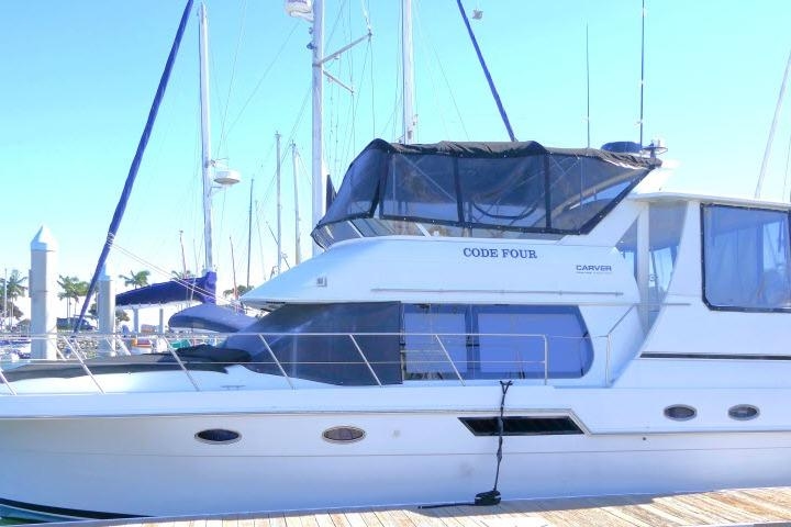 2000 Carver 406 Motor Yacht - Sold Boat