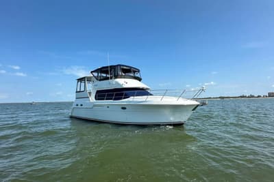 BOATZON | Carver 406 Motor Yacht 2000