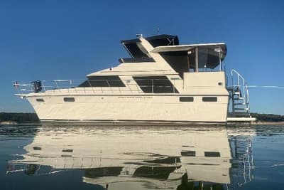 BOATZON | Carver 42 Aft Cabin Motor Yacht 1986