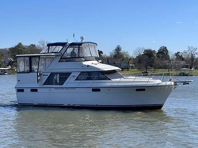BOATZON | Carver 420 Cockpit Motor Yacht 1987