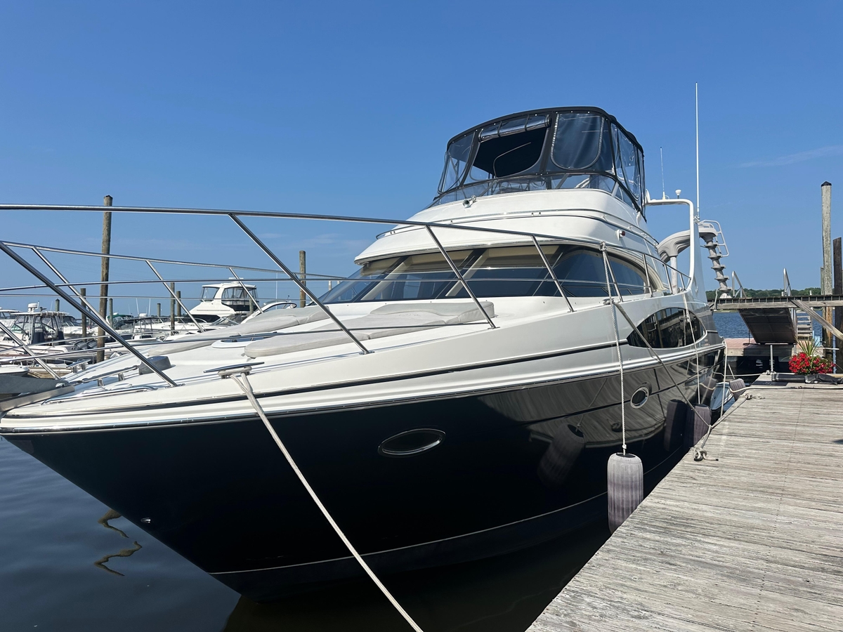 2004 Carver 420 Mariner - Sold Boat