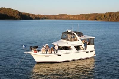 BOATZON | Carver 4207 Aft Cabin Motor Yacht 1987
