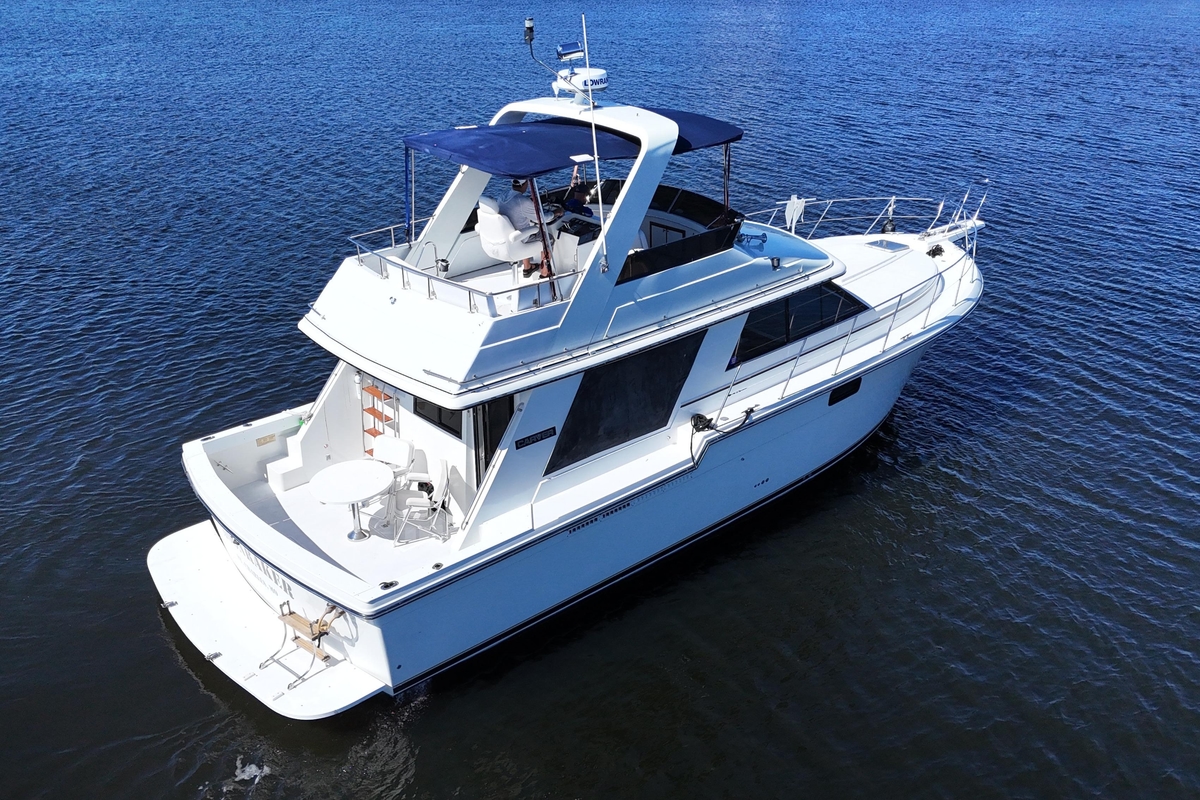 1987 Carver 4227 Cockpit Motor Yacht - Sold Boat