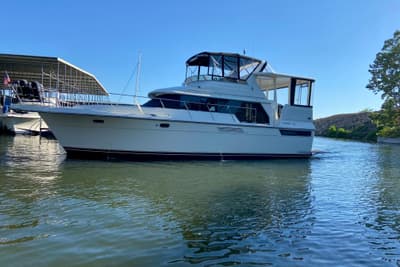 BOATZON | Carver 440 Aft Cabin Motor Yacht 1995
