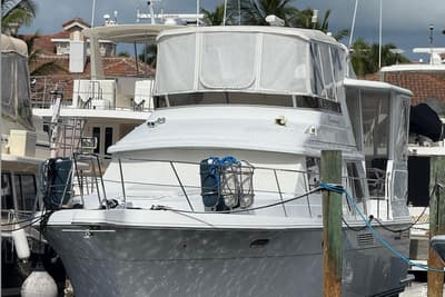 BOATZON | Carver 440 Aft Cabin Motor Yacht 1998