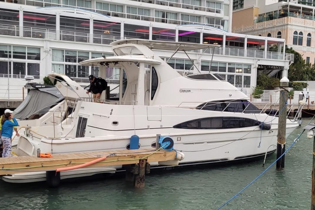 2004 Carver 444 Cockpit Motor Yacht - Sold Boat