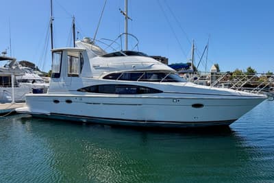 BOATZON | Carver 444 Cockpit Motor Yacht 2004