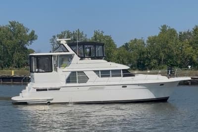 BOATZON | Carver 445 Aft Cabin Motor Yacht 1998