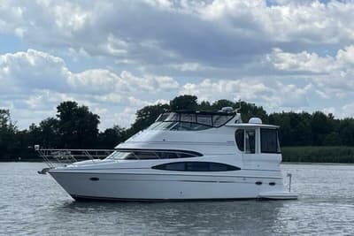 BOATZON | Carver 466 Motor Yacht 2002