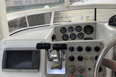 BOATZON | Carver 500 Cockpit Motor Yacht 1997