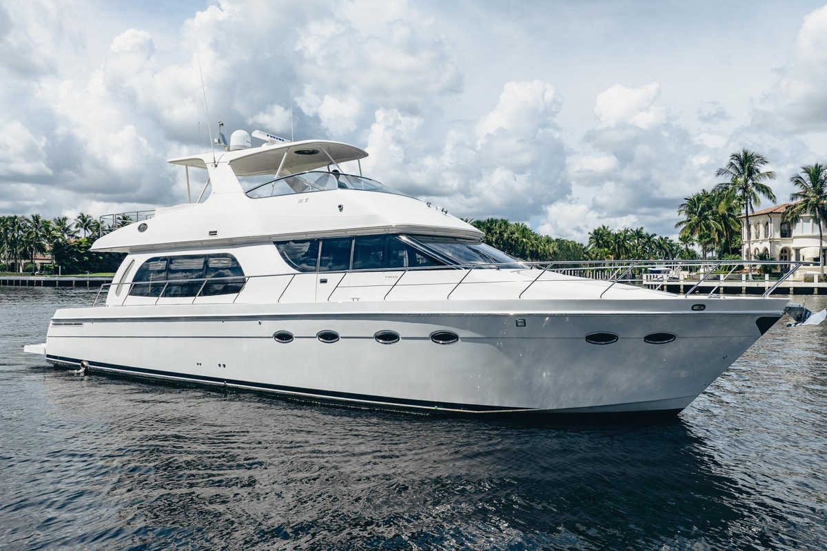 2005 Carver 56 Voyager - Sold Boat