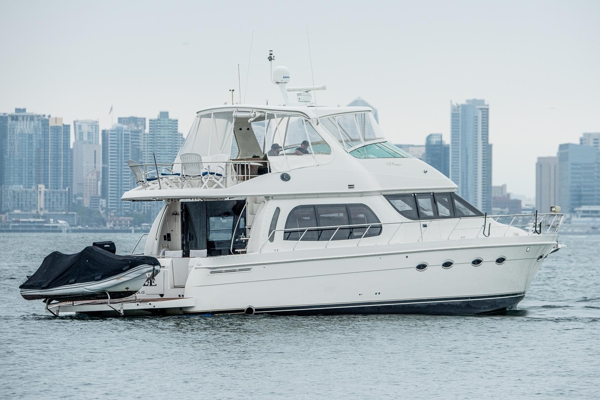 2005 Carver 560 Voyager - Sold Boat