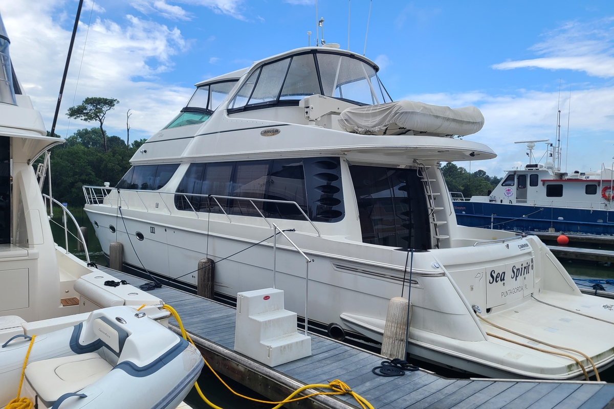 2004 Carver 570 Voyager Pilothouse - Sold Boat