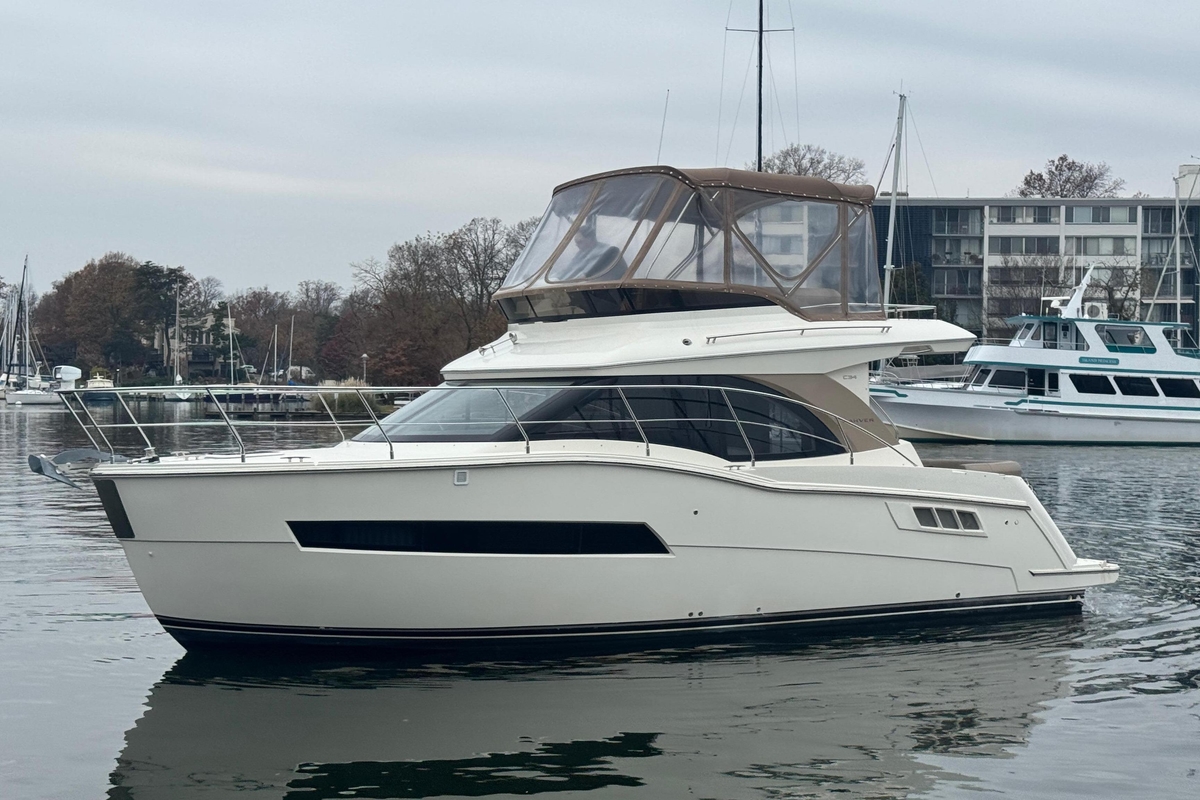 2016 Carver C34 - Sold Boat