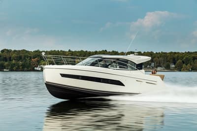 BOATZON | Carver C34 Coupe 2019