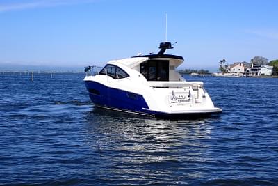 BOATZON | Carver C37 Coupe 2019 BOATZON | Carver C37 Coupe 2019