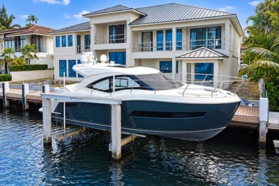BOATZON | Carver C37 Coupe 2019