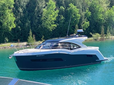 BOATZON | Carver C37 Coupe 2020