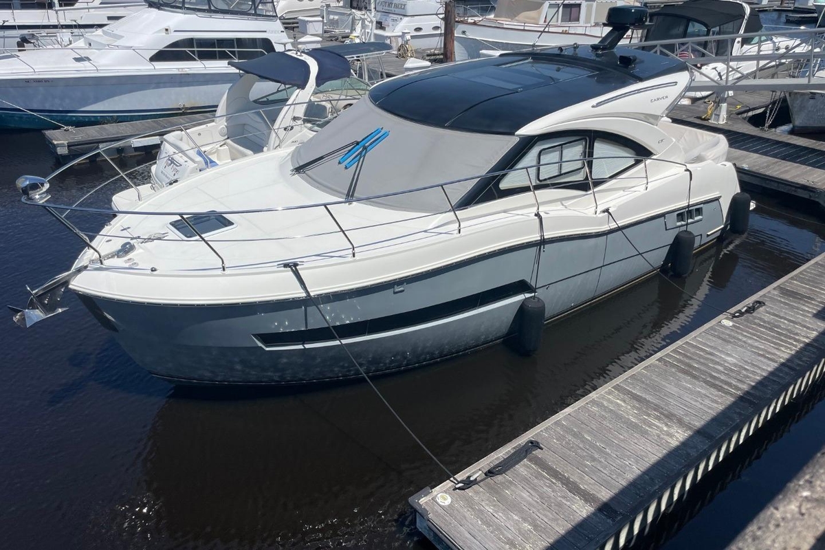2020 Carver C37 Coupe - Sold Boat