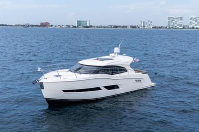 BOATZON | Carver C43 Coupe 2015