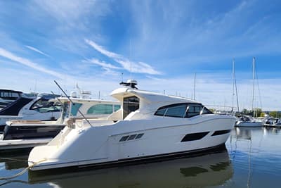 BOATZON | Carver C43 Coupe 2016