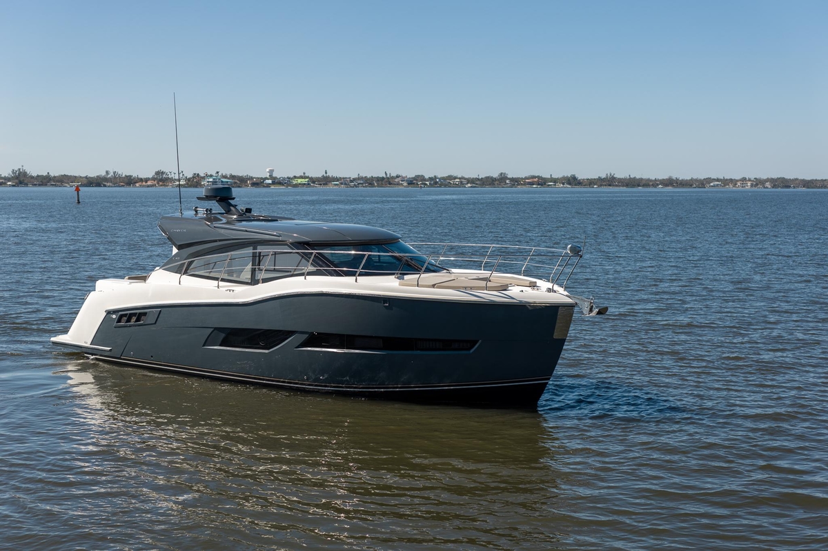 2019 Carver C43 Coupe - Sold Boat