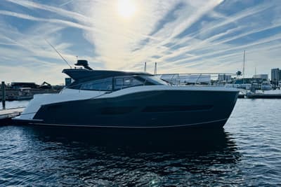 BOATZON | Carver C43 Coupe 2019 BOATZON | Carver C43 Coupe 2019