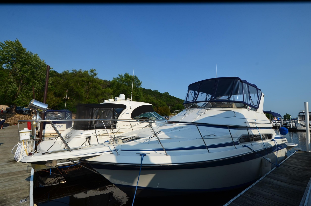 1989 Carver Santego - Sold Boat