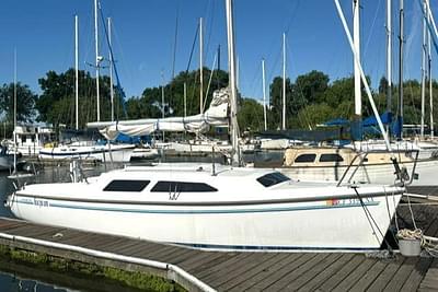 BOATZON | Catalina 250 Water Ballasted with triler 1998