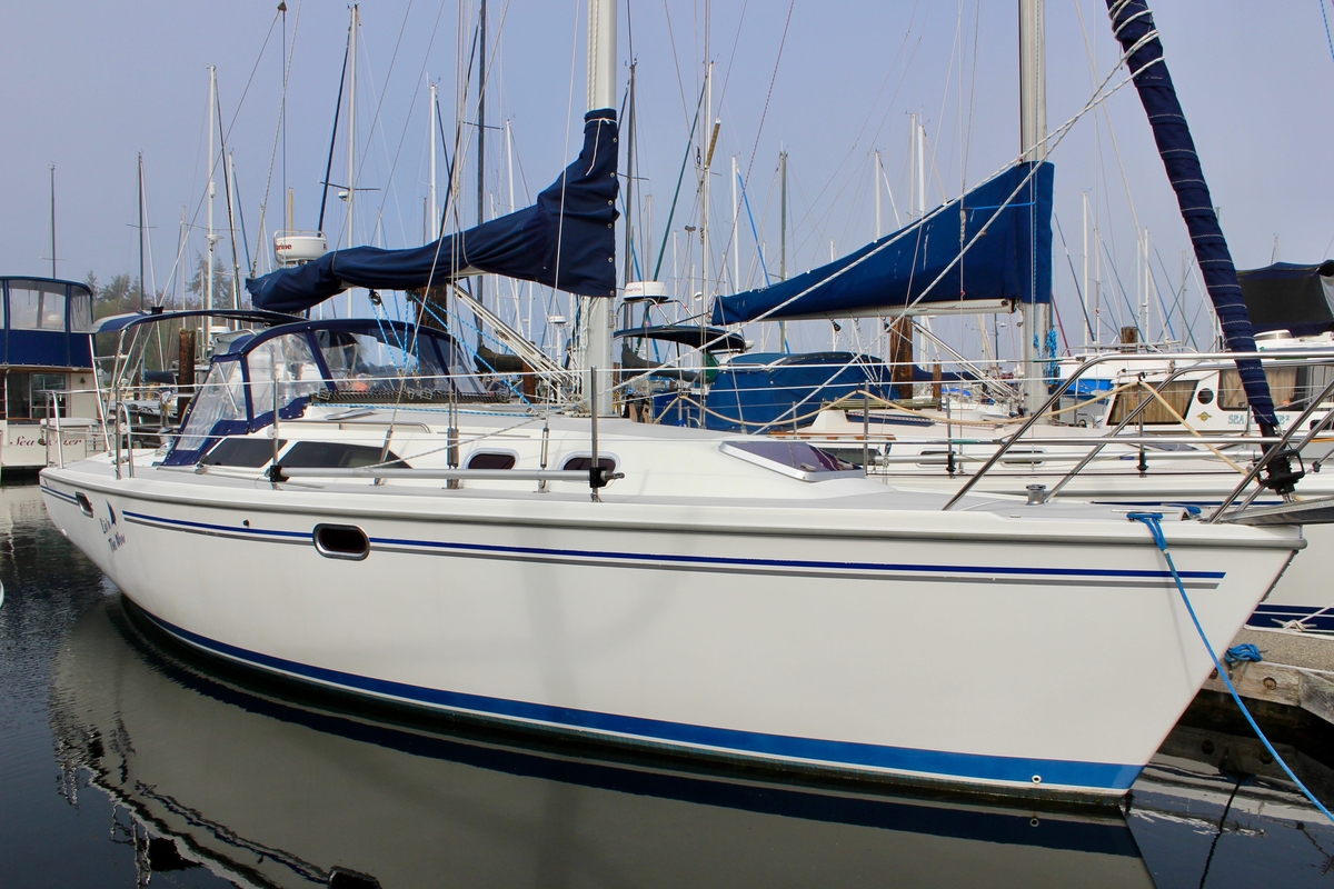 2005 Catalina 320 - Sold Boat