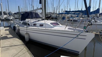 BOATZON | Catalina 385 2013