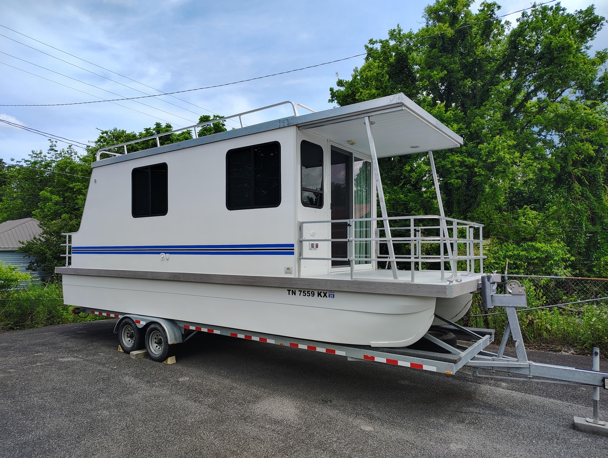 2017 Catamaran Cruisers Lil Hobo 31 - Sold Boat