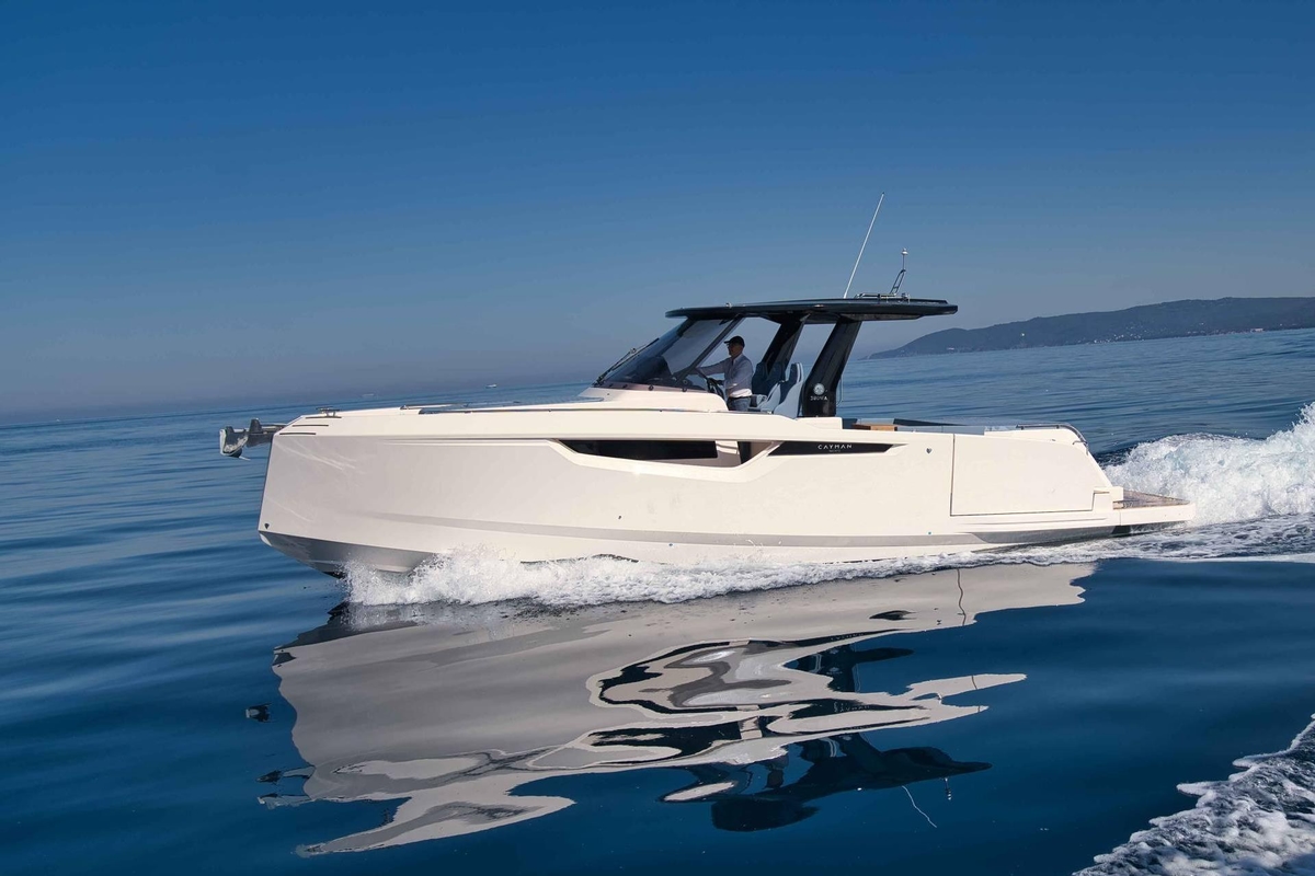 2025 Cayman Yachts WA380 - Sold Boat