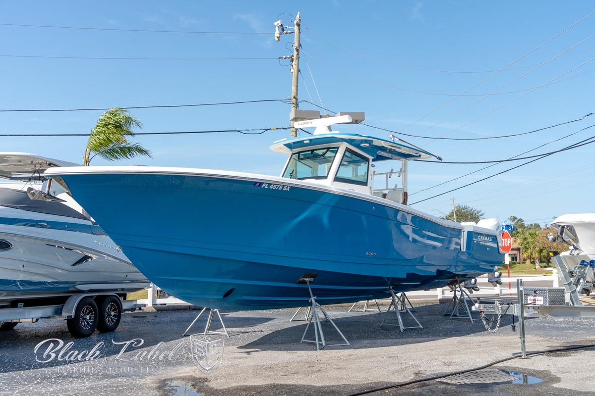 2021 Caymas 401 CC - Sold Boat
