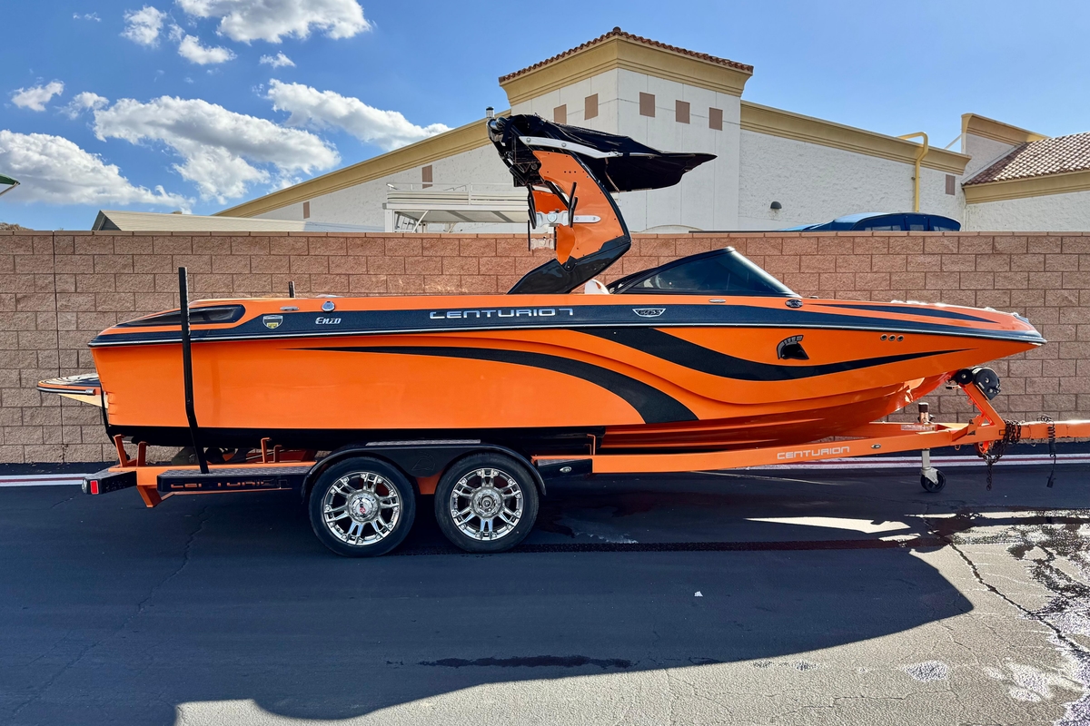 2015 Centurion Enzo FS33 - Sold Boat